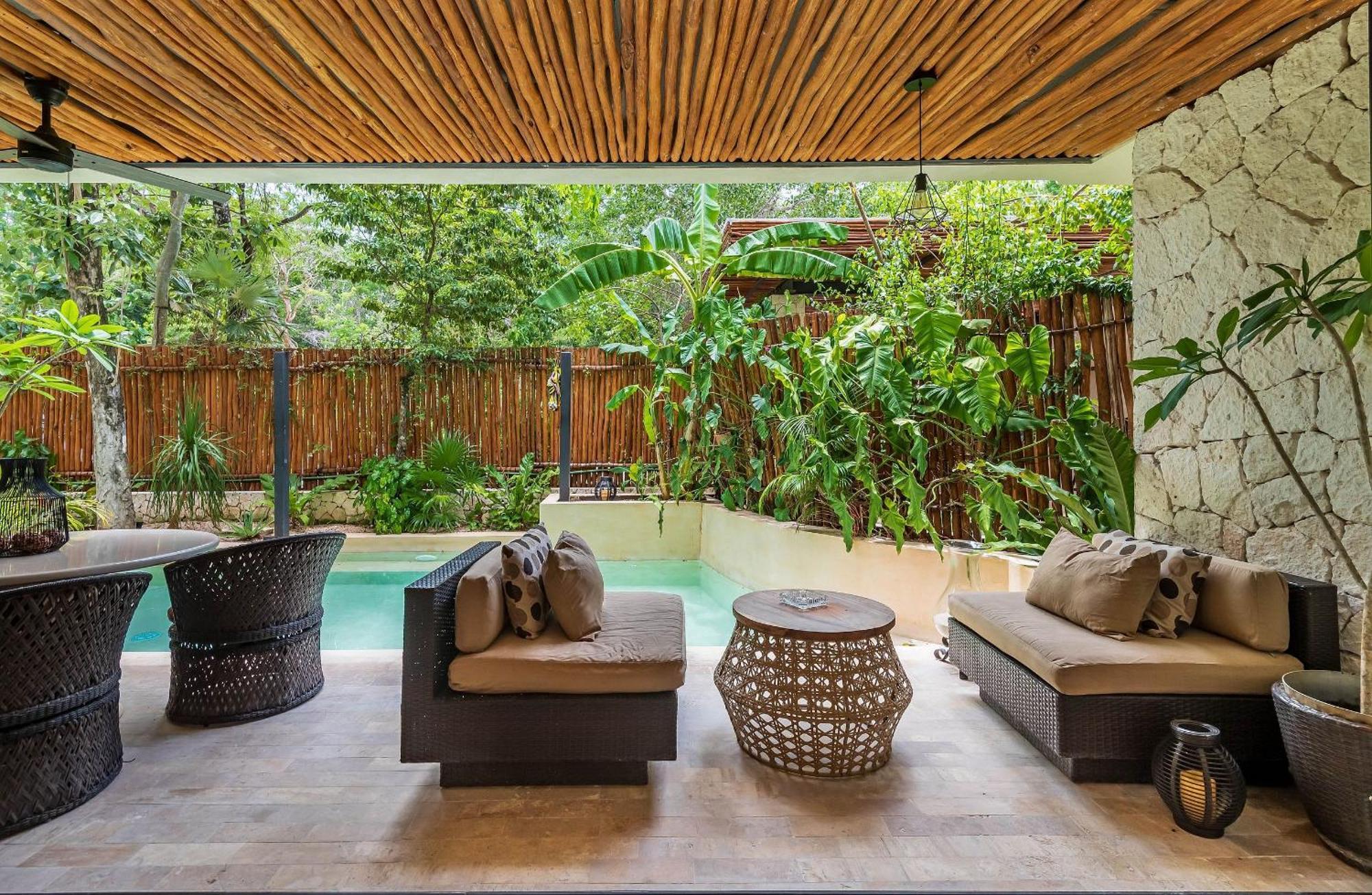 Apartment •| Boutique Swim Up En P/6 • Naaj Tun•