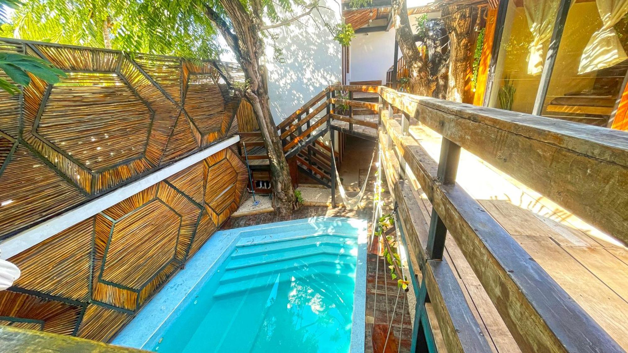 Mr Pakal Capsule hotel