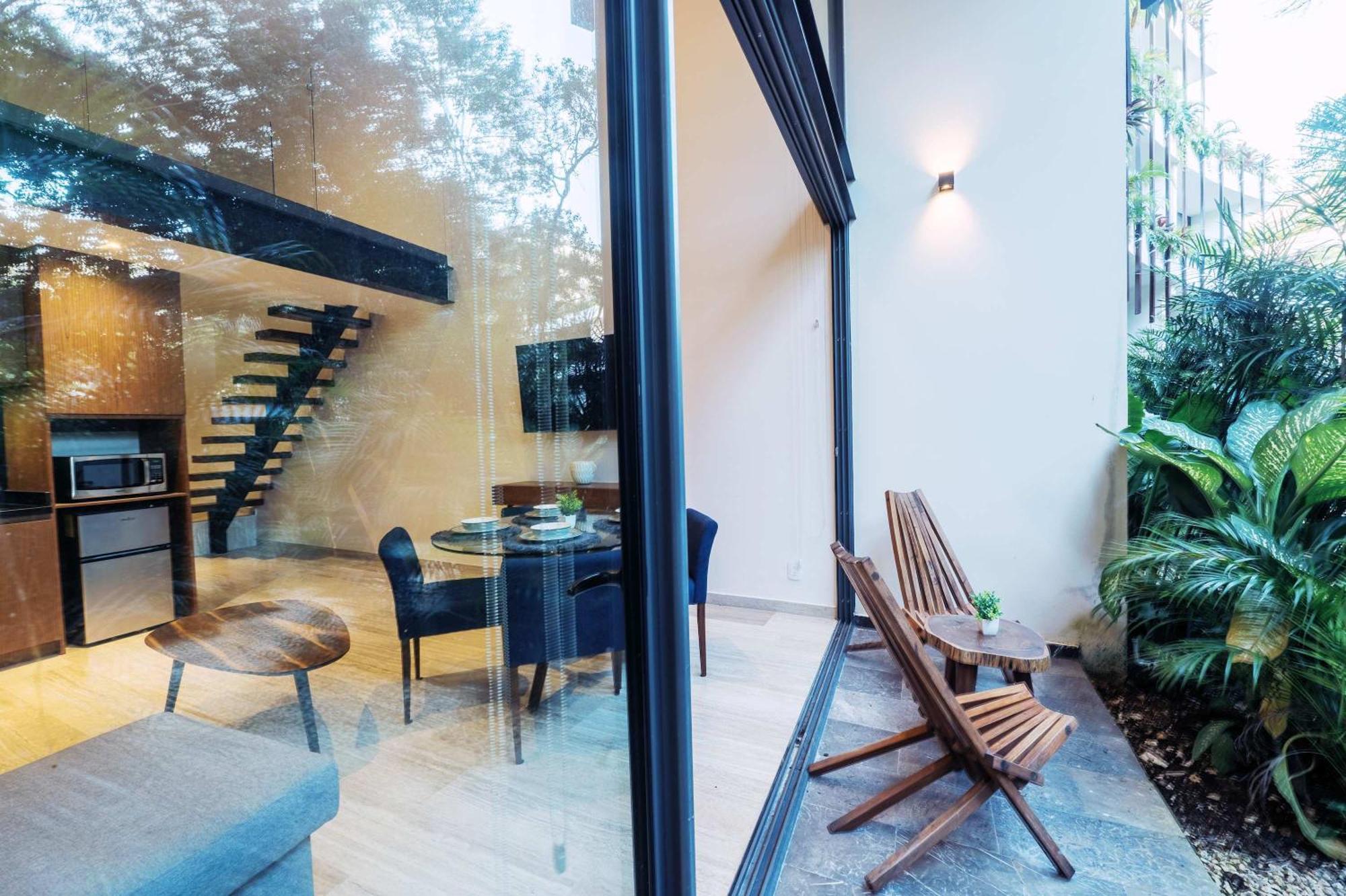 Luxury Two-level Loft In With Pool & Gym *