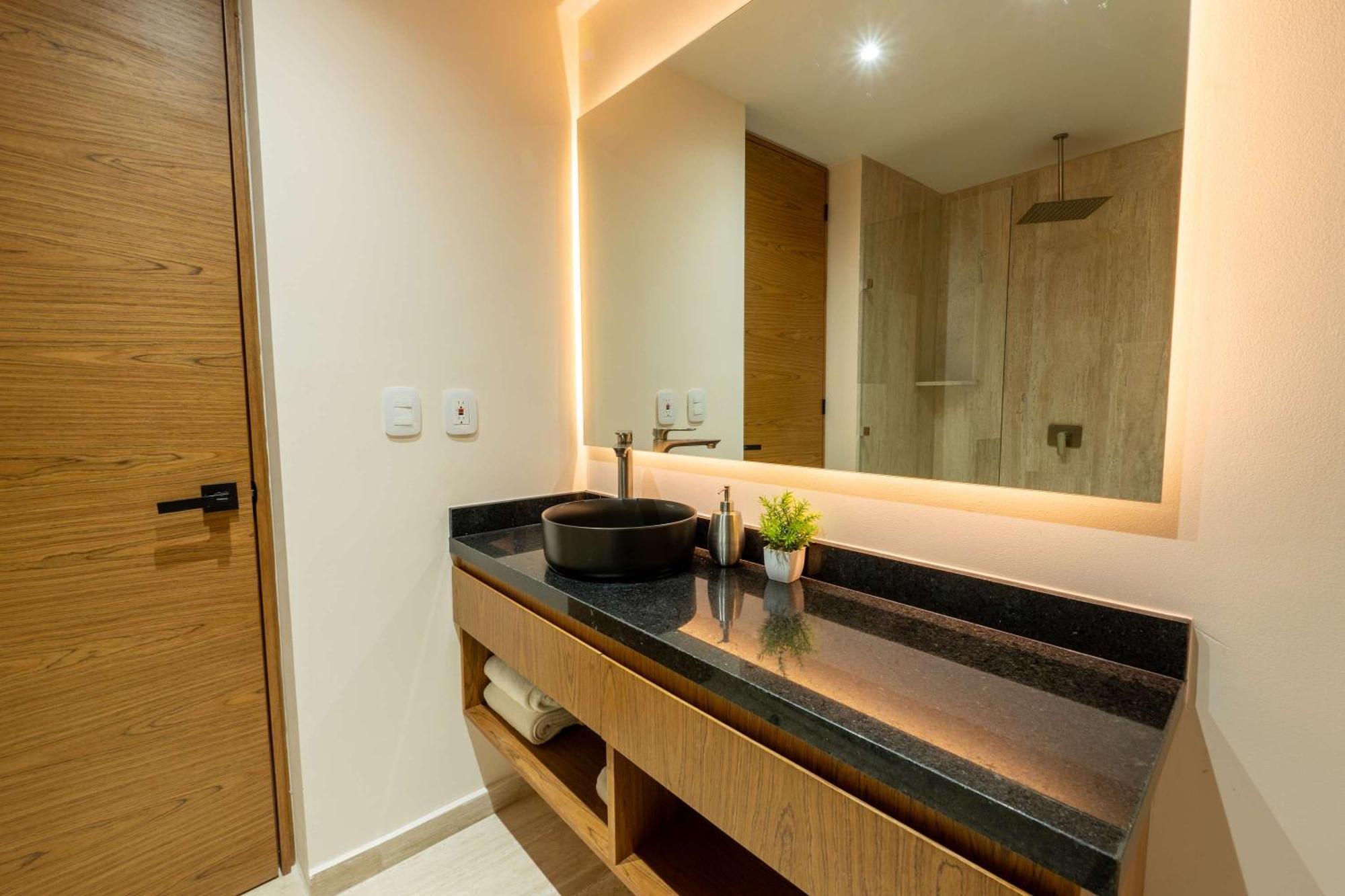 Luxury Two-level Loft In With Pool & Gym Apartamento