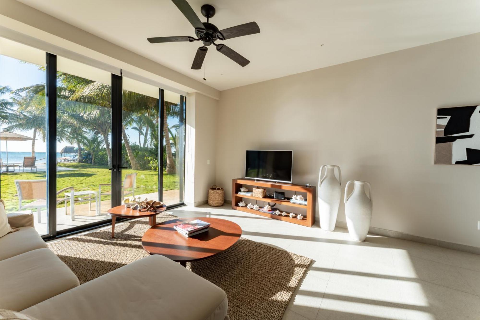 Eeb Ti Kaan - Luxury Oceanfront Residences Aparthotel 4*