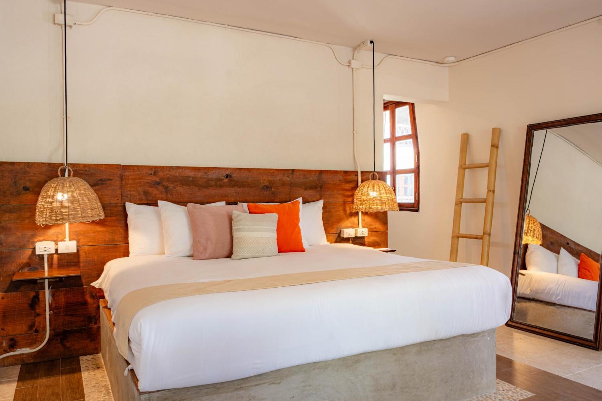 Hotel Mia Beachfront - Ocean View And Club 4*