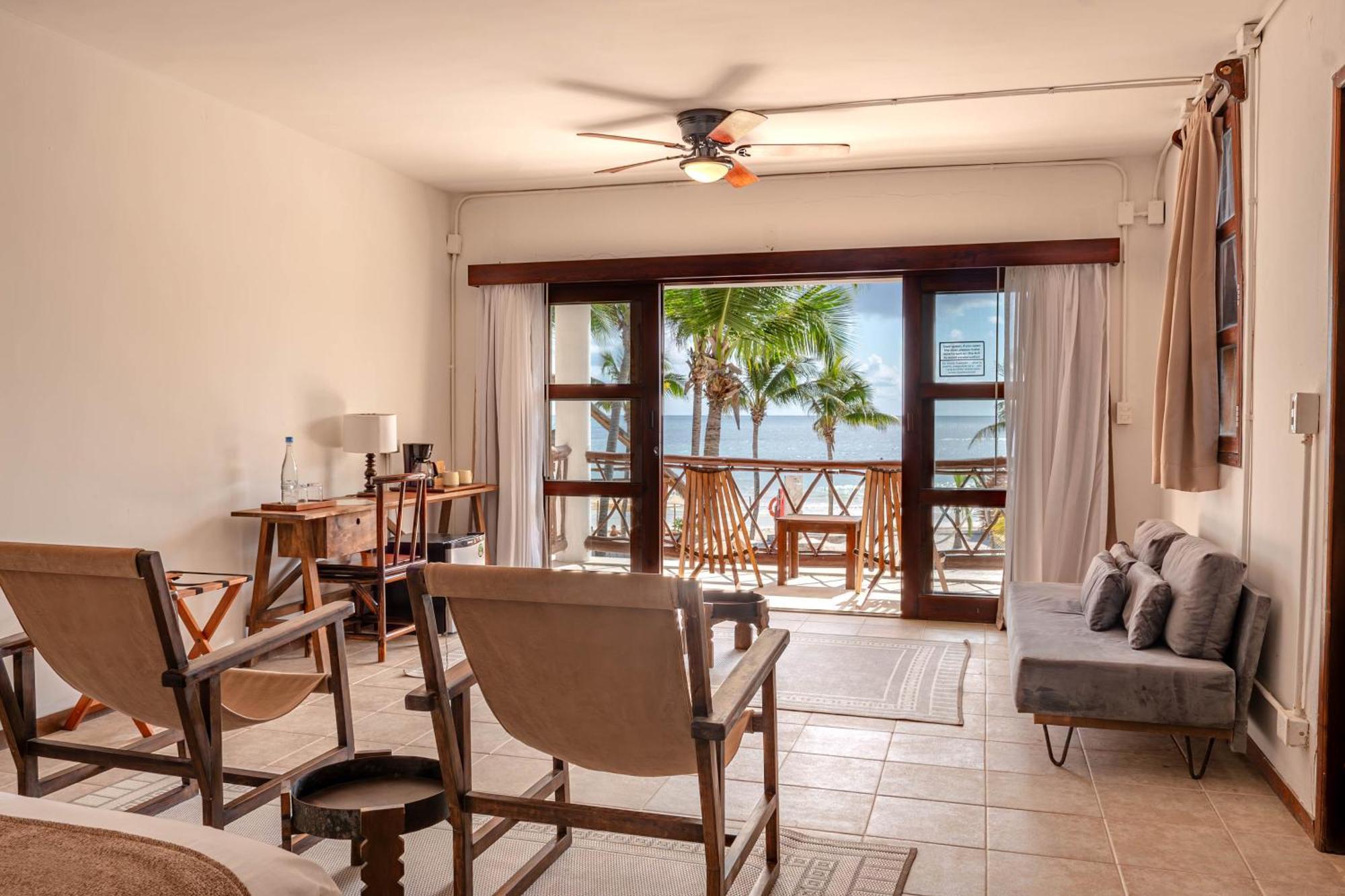Mia Beachfront - Ocean View And Club 4*