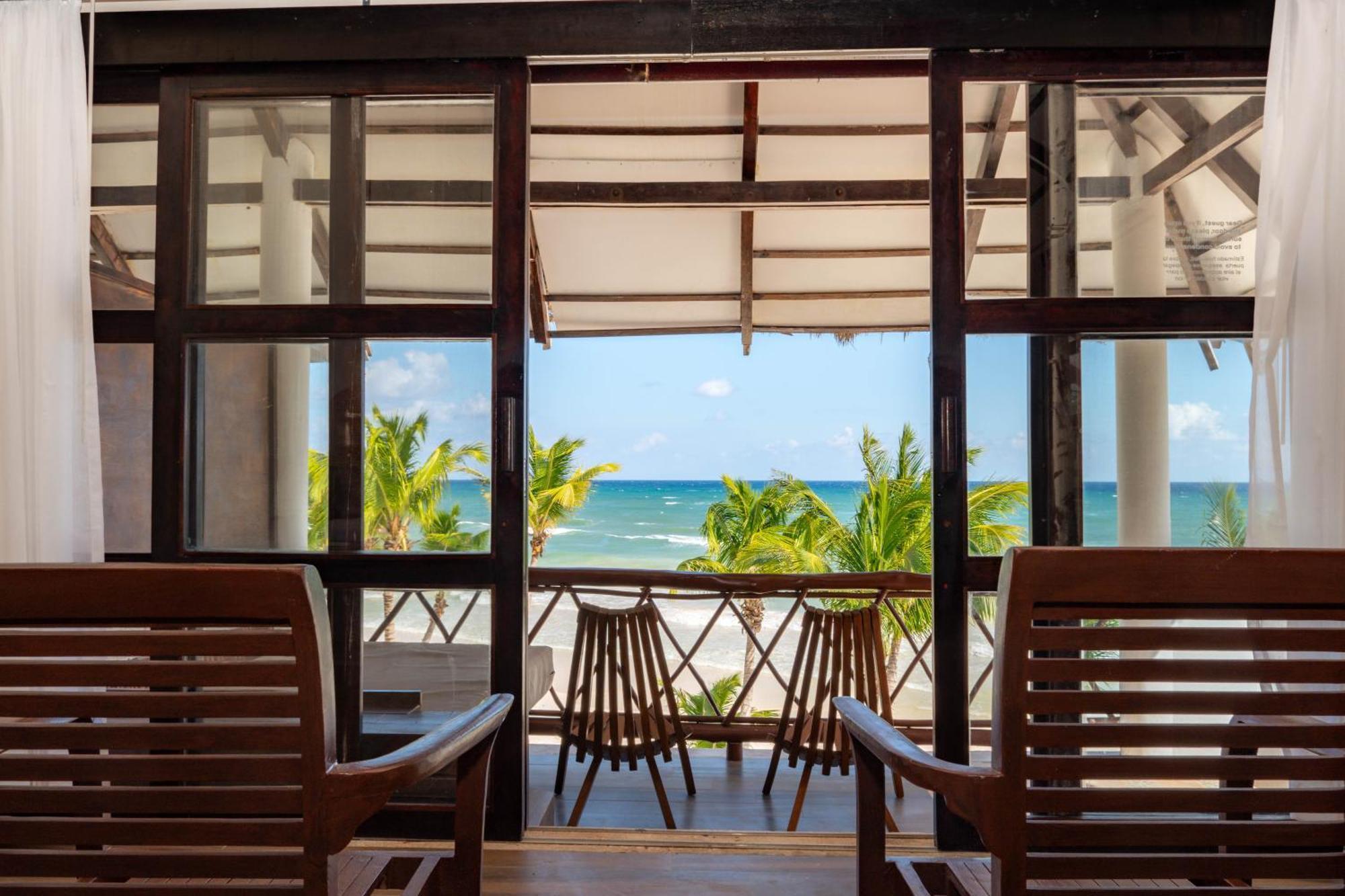 Hotel Mia Beachfront - Ocean View And Club 4*