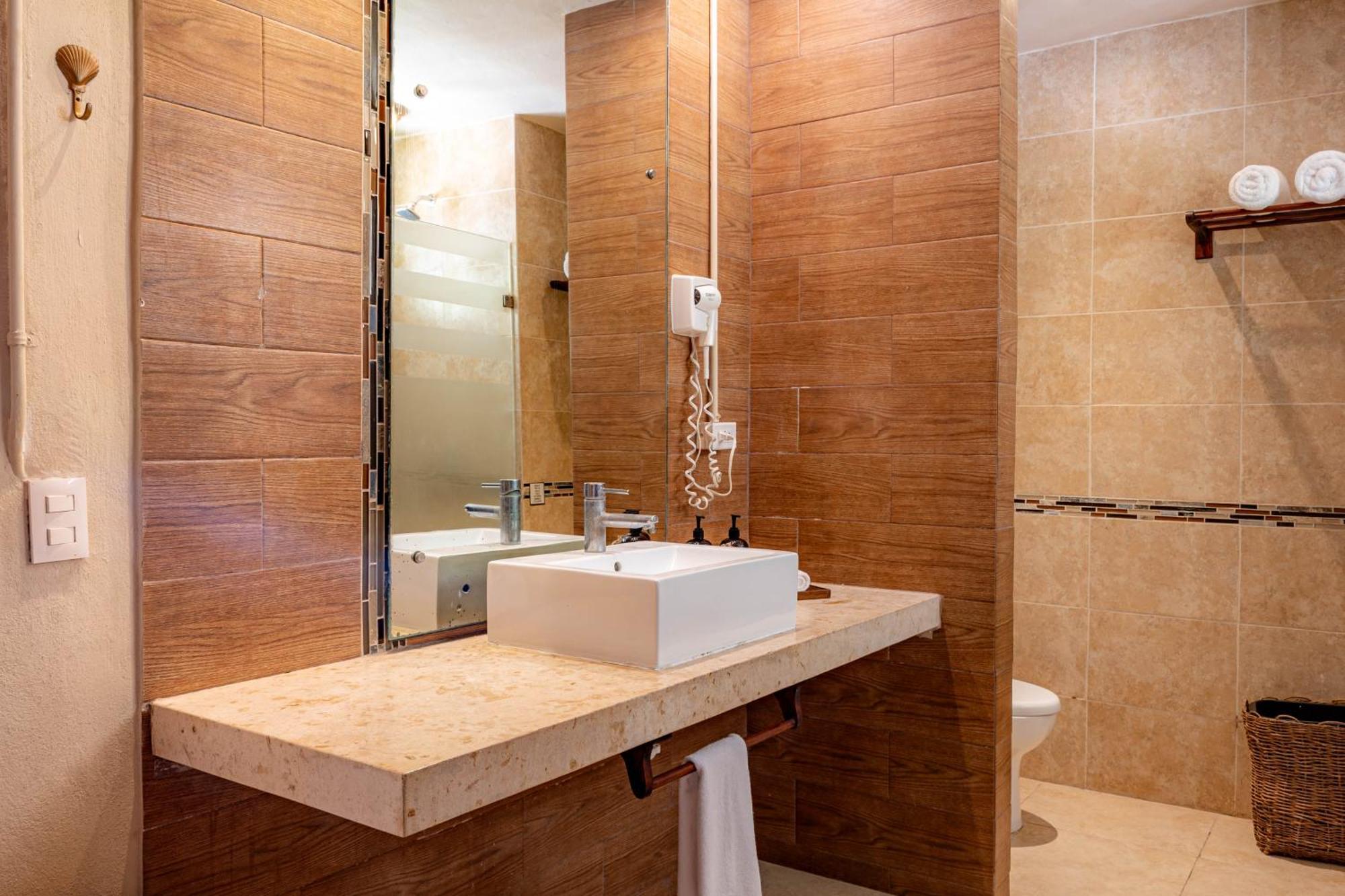 Mia Beachfront - Ocean View And Club Hotel 4*