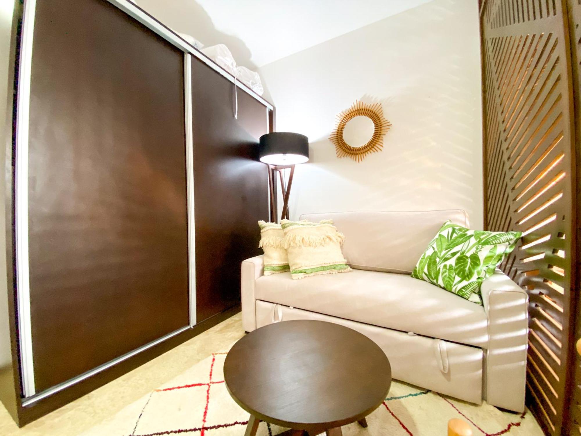 Menesse 4*