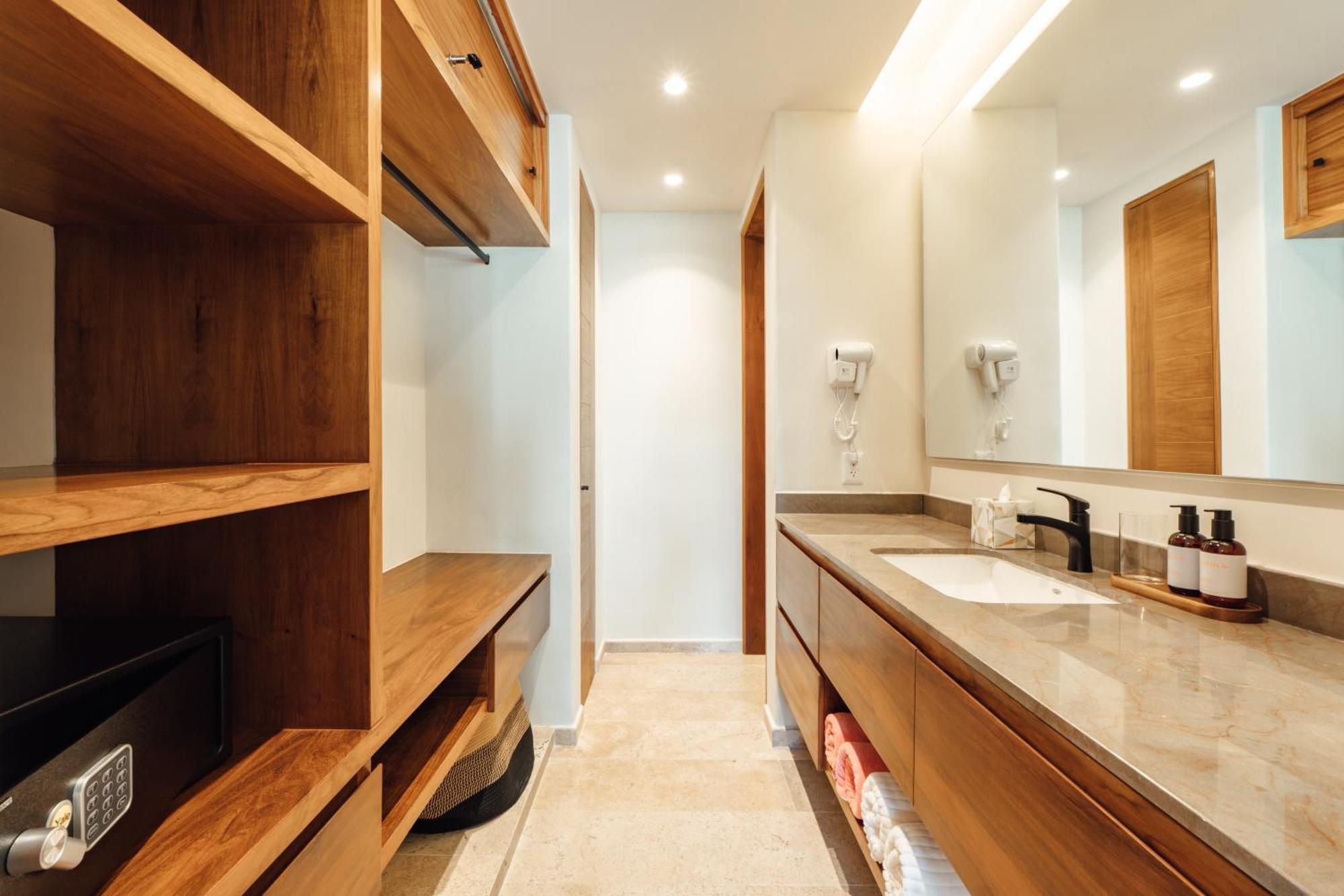 101 Park By Lumina Apartment