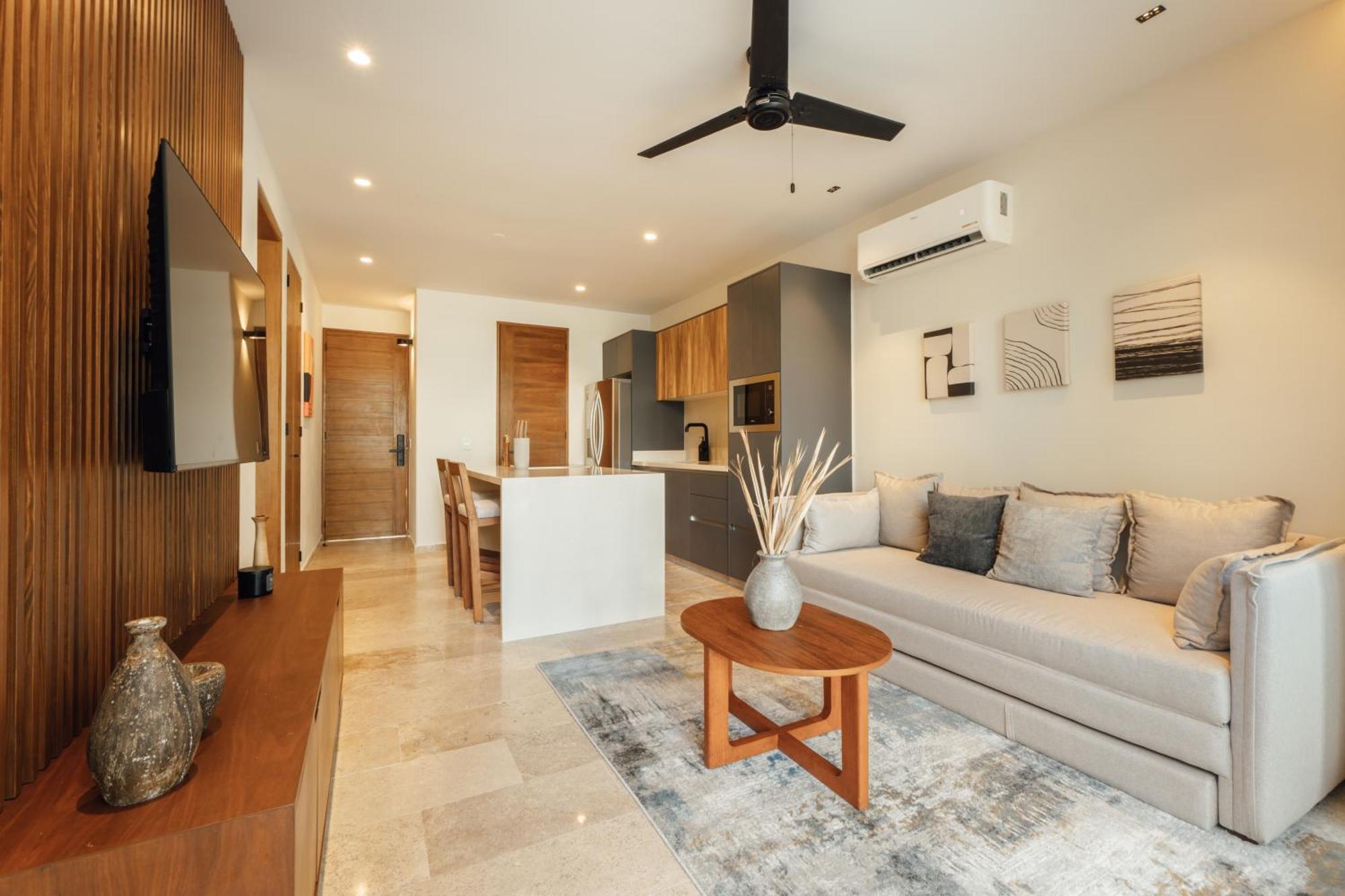 101 Park By Lumina Apartment