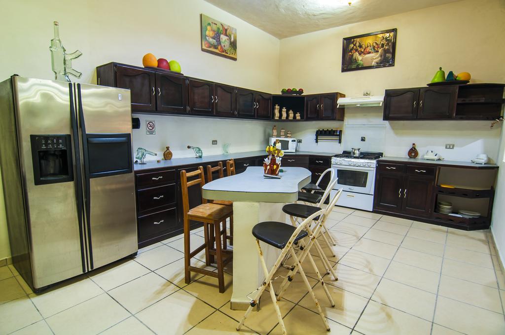Hostel Charlys