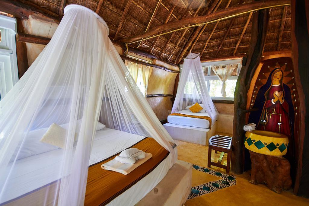 Hotel Lamar Front And Pool Tulum