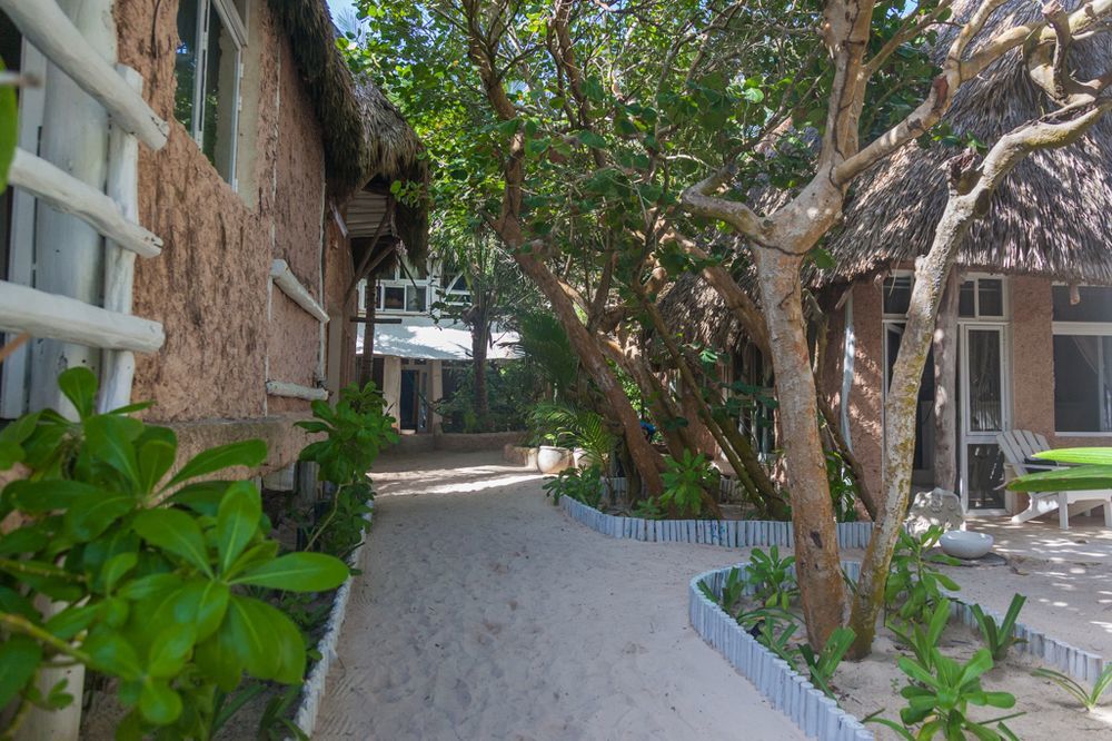 Lamar Front And Pool