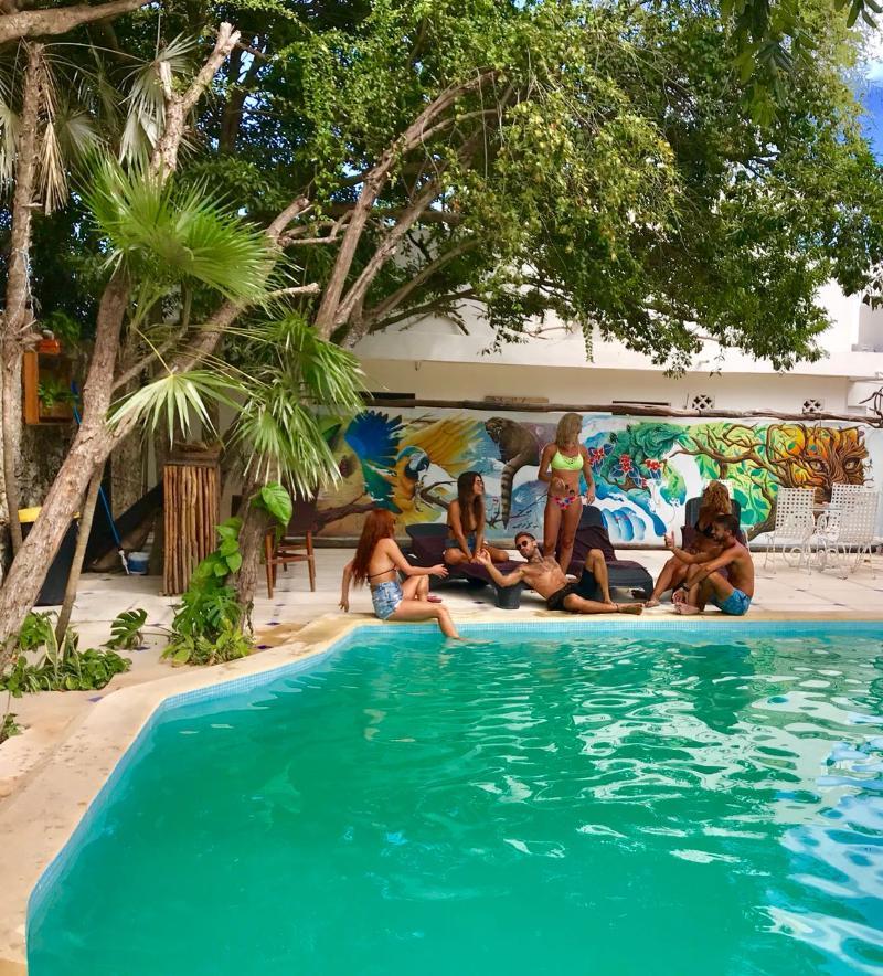 Hotel Gota De Sal 2*