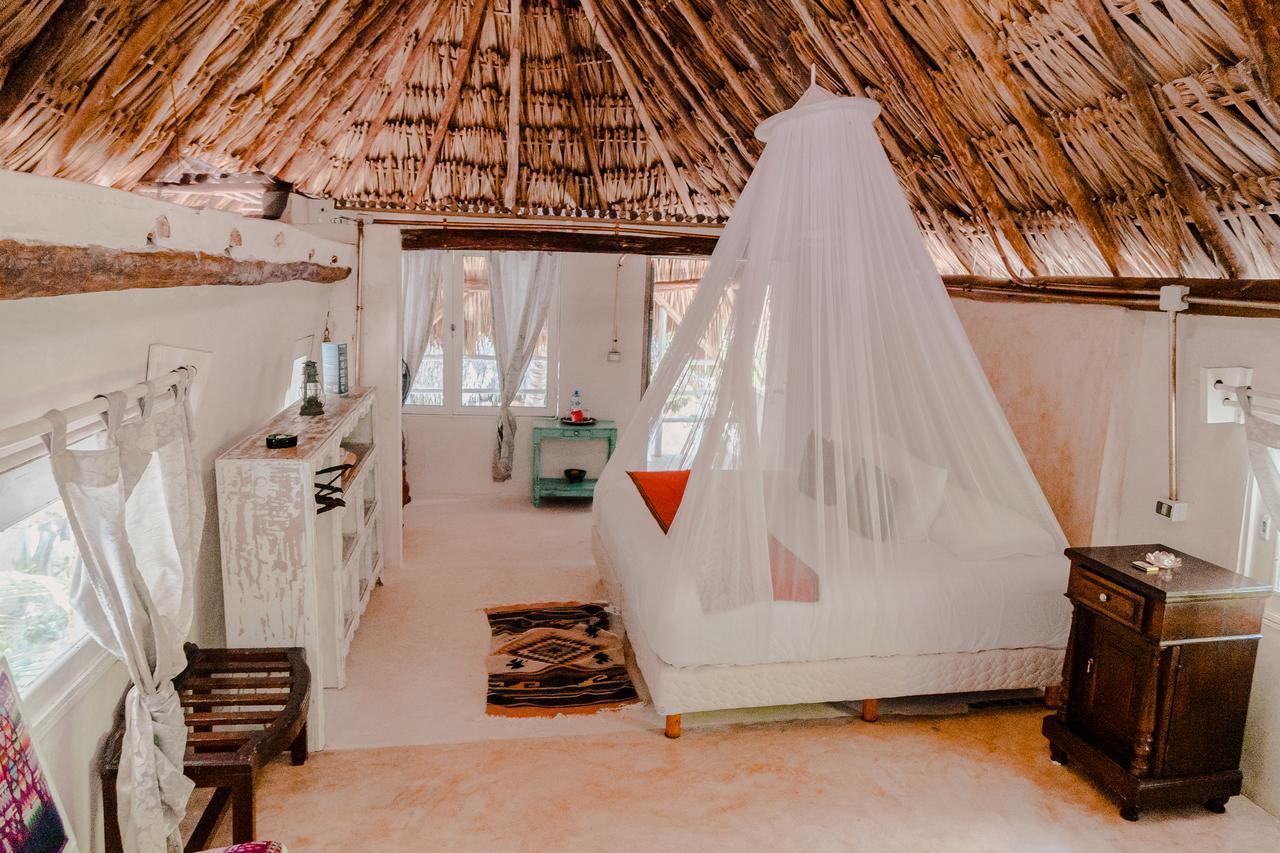 Lamar Front And Pool Tulum