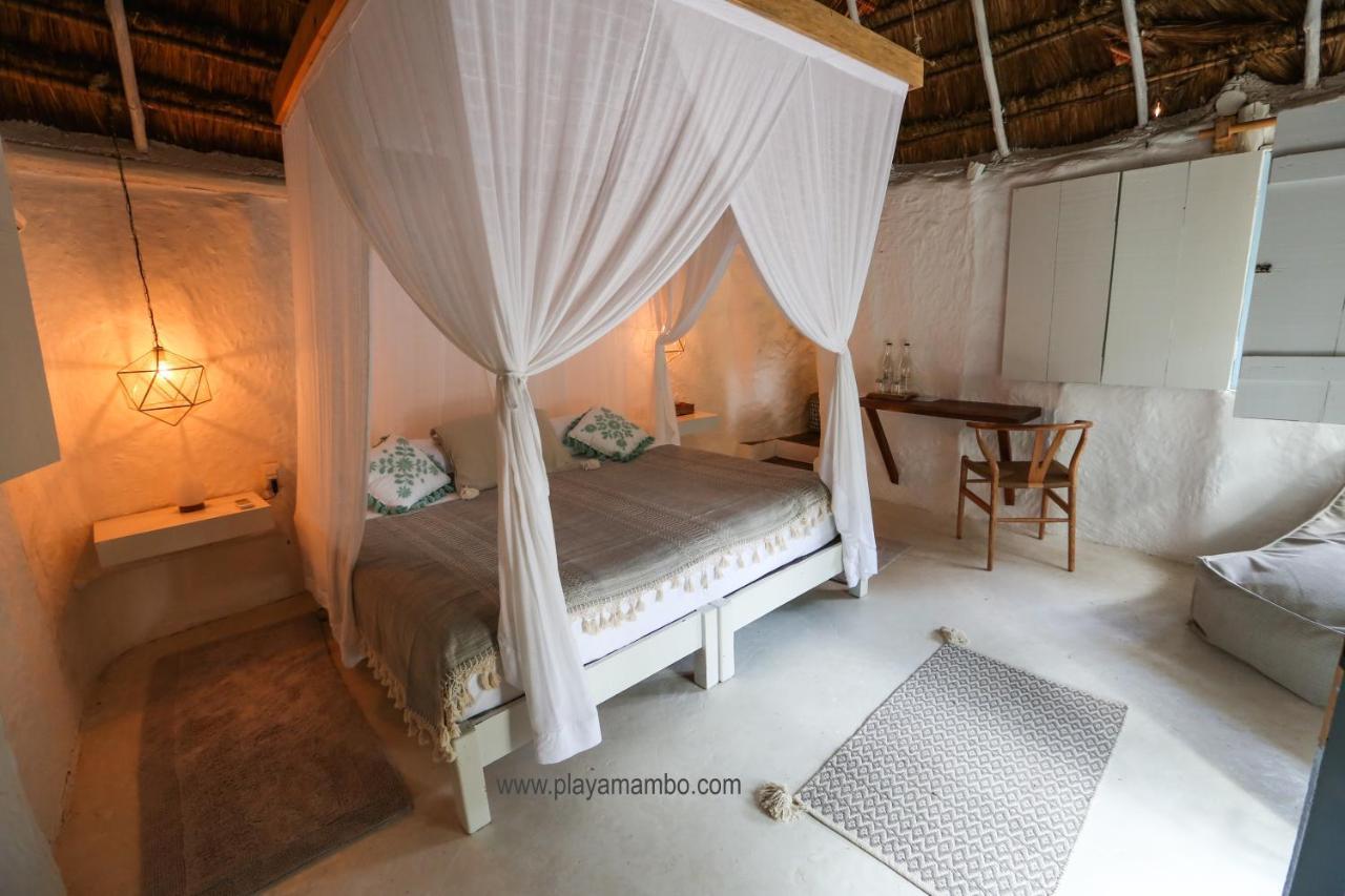Hotel Playa Mambo Eco Cabanas
