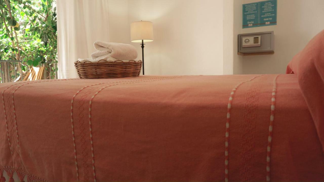 Amorcito Corazon & Tulum