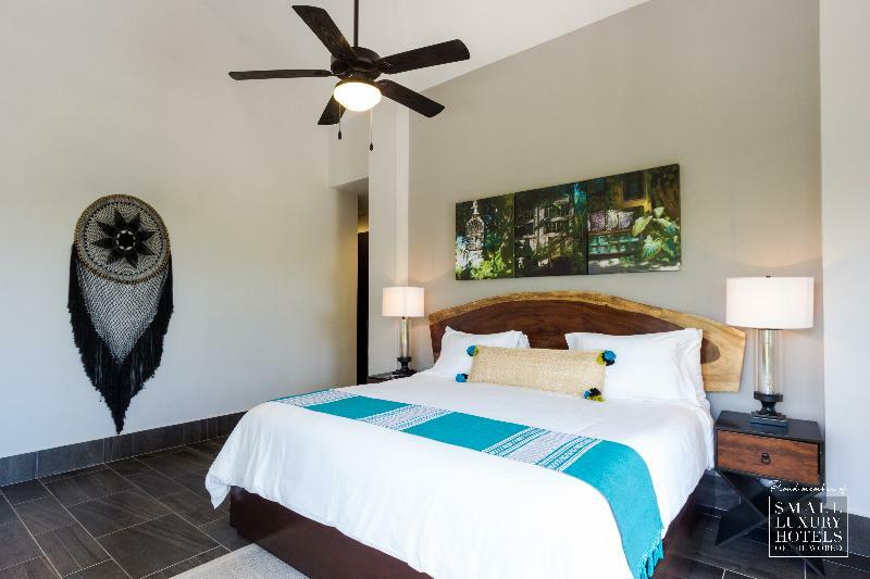Hotel Kasa Parota 3*