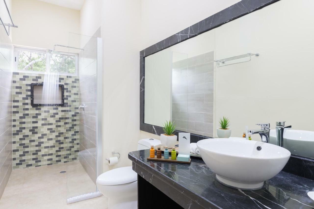 Holiday home Private Modern Villa-pool Beds-ac-internet-parking-grill