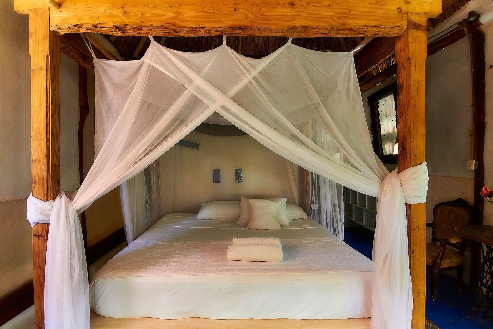 Lamar Front And Pool 3*