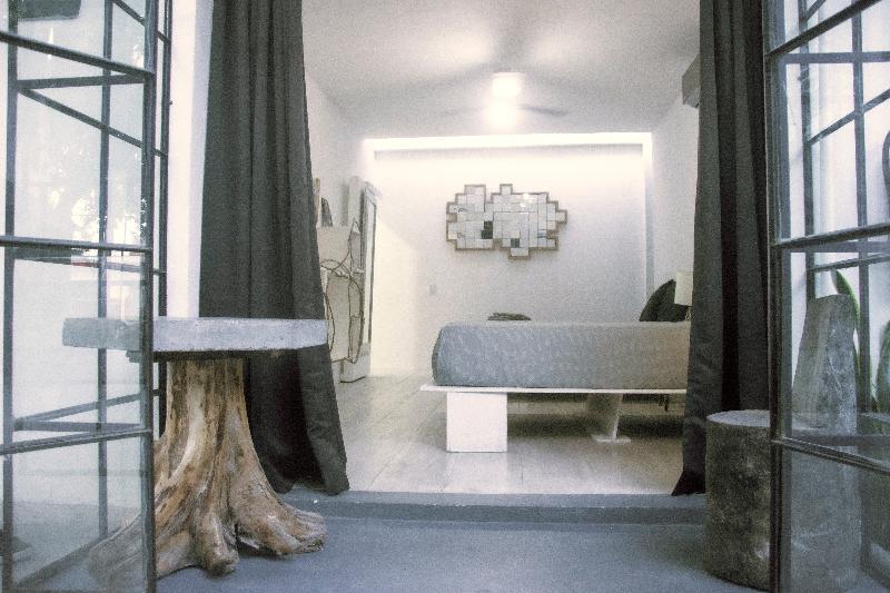 Boheme Hotel