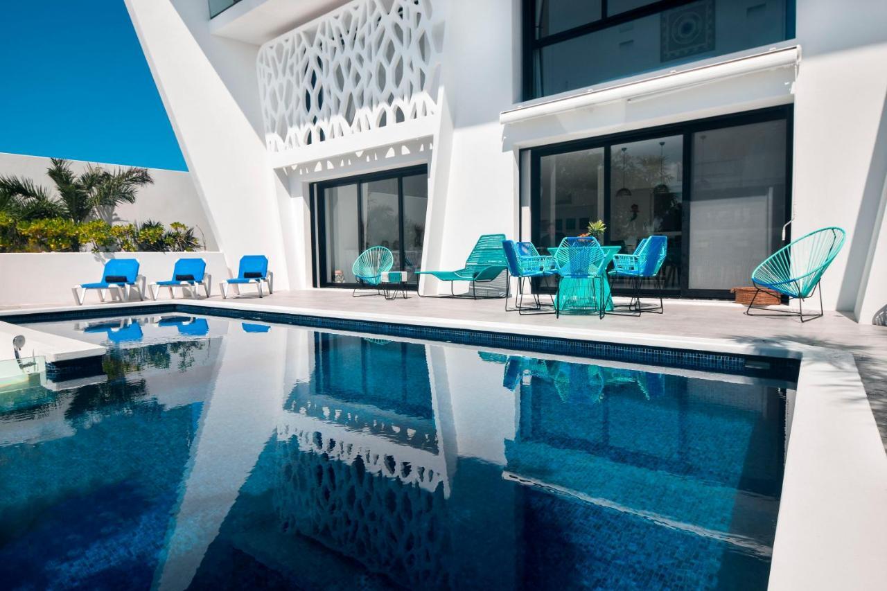 Villa La Maison Manati, Beachfront, Infinity Pool, Cooking Service Included Tulum