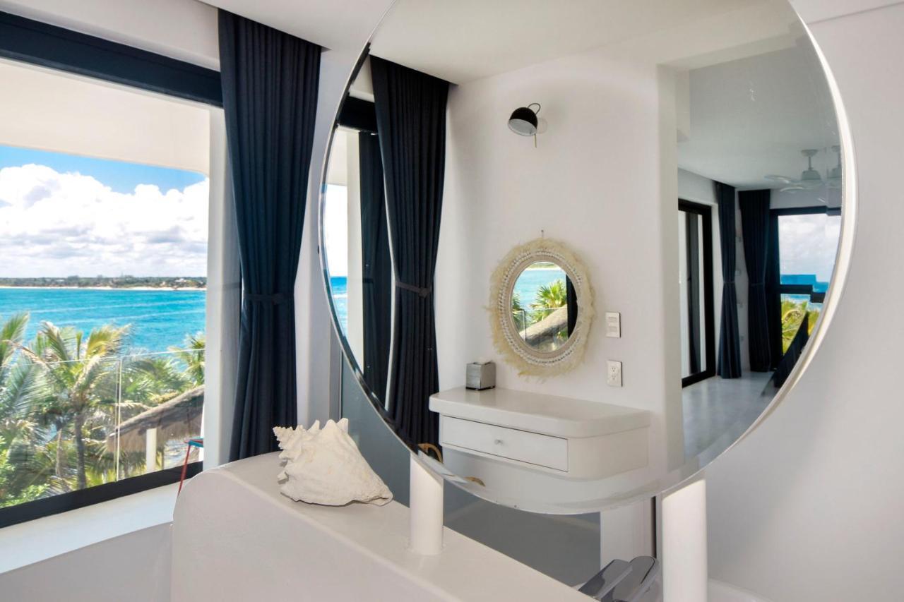 La Maison Manati, Beachfront, Infinity Pool, Cooking Service Included Villa *