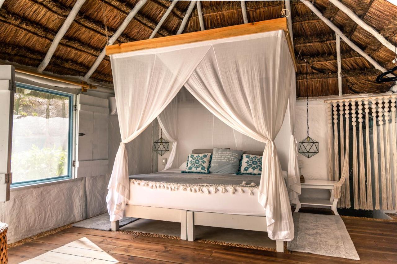 Hotel Playa Mambo Eco Cabanas 4*