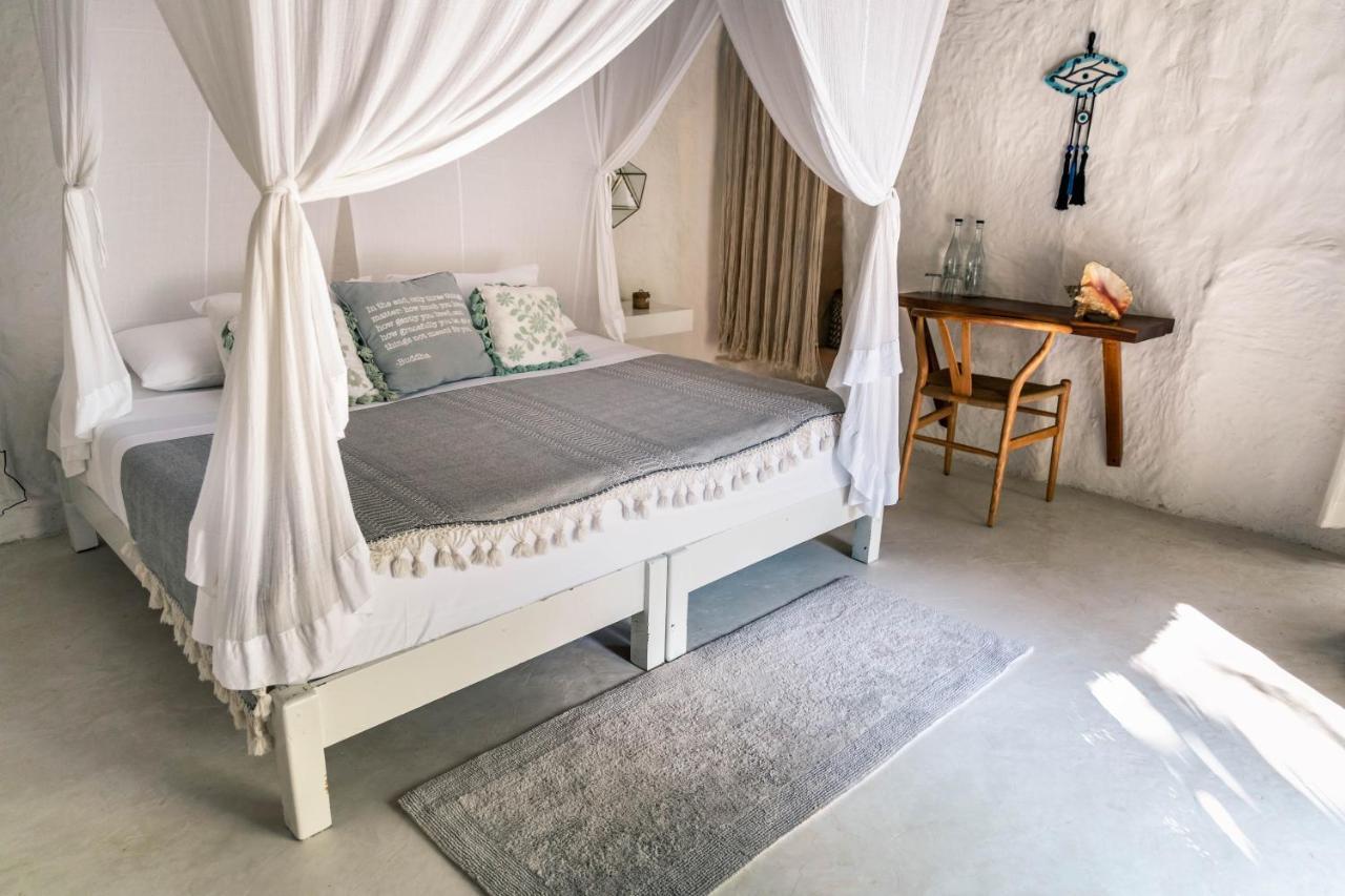 Playa Mambo Eco Cabanas Hotel