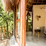 Mamasan Treehouses &