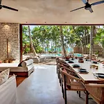 Privada Soliman Bay Pets Welcome! *