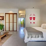 Privada Soliman Bay Pets Welcome! Villa