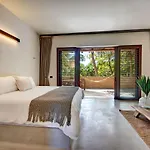 Privada Soliman Bay Pets Welcome! Villa