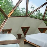 Mamasan Treehouses & Hotel