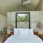 Mamasan Treehouses & Hotel Tulum