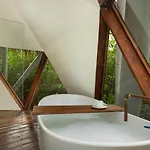 Mamasan Treehouses & Hotel 4*
