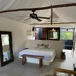 Roc Jungle Hotel