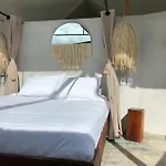 Mamasan Treehouses &