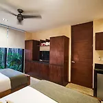 Don Quijote - Private Pool & Club Access *