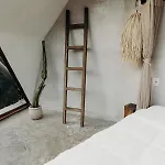 Mamasan Treehouses &