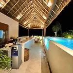 Villa 240m2 - 16 Persons - 6 - 2 Swimming Pool - 3 Jacuzzis Tulum
