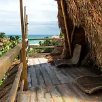 Bambu Gran Palas Hostal Party