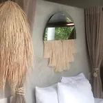 Hotel Mamasan Treehouses &
