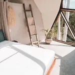 Hotel Mamasan Treehouses & 4*