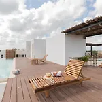 Modern 4Br Apartment In La Veleta With Rooftop Pool, Amazing Amenities & Incredible Jungle View