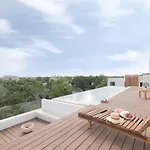 Modern 4Br Apartment In La Veleta With Rooftop Pool, Amazing Amenities & Incredible Jungle View