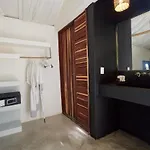 Roc Jungle Hotel