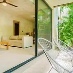 Eco-sustainable Luxury Between Hotspots & Town By Stella