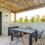 Eco-sustainable Luxury Between Hotspots & Town By Stella