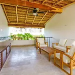 Jungle Luxury In Private Residential Area & Stunning Rooftop By Stella Rentals