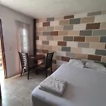 Lobo Bed and breakfast 2*