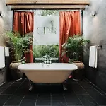 Apartment Kings Mansion For 26 Guests! *